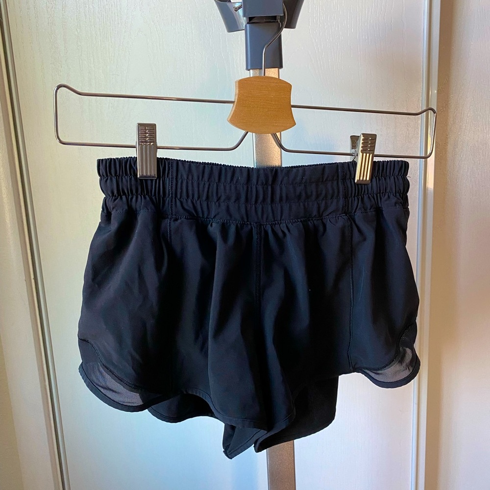 Lululemon Hotty Hot LR short 2.5”